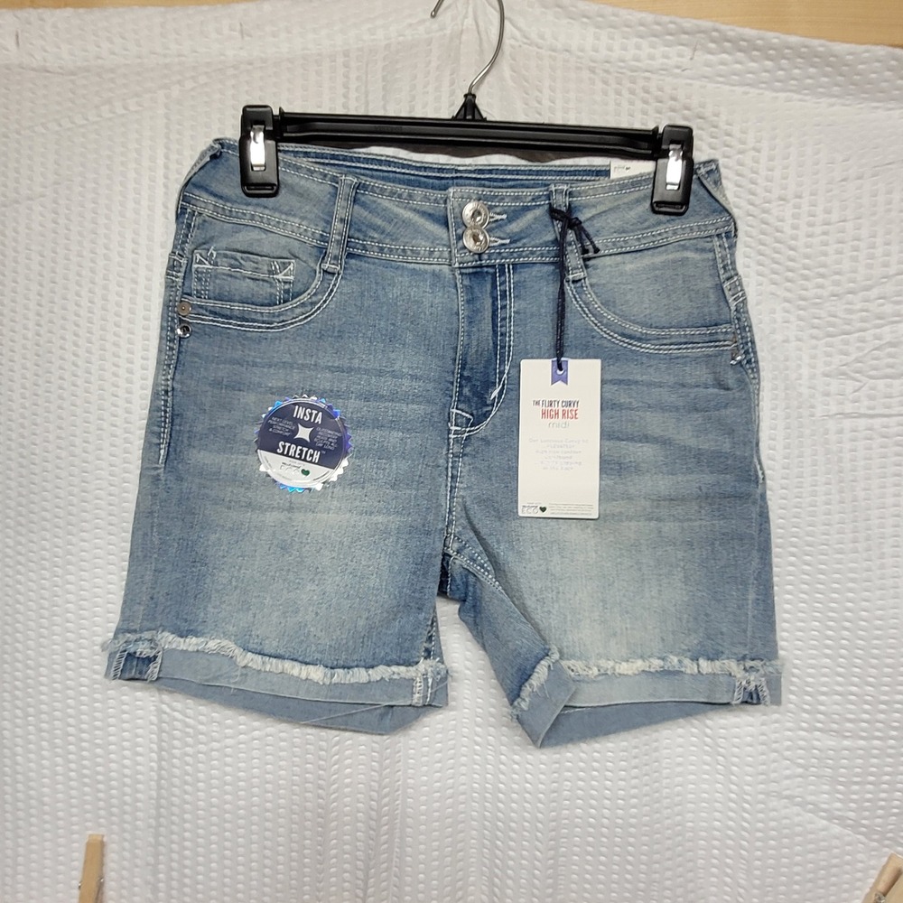 Wallflower Flirty Curvy High Rise Midi Denim Shorts Light Wash Size 3/26